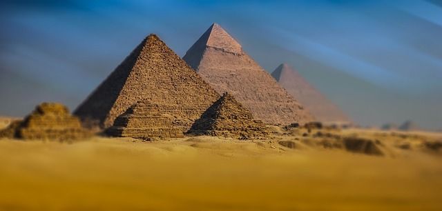 Pyramídy v Gíze